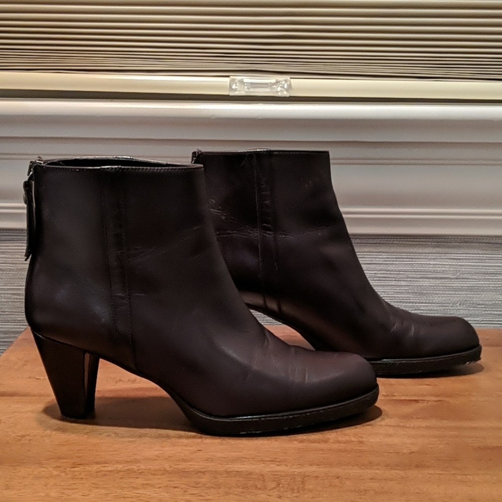 Stuart Weitzman chocolate brown ankle booties!